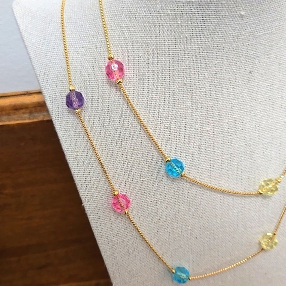 TRIFARI PASTEL ACRYLIC BEAD & GOLD TONE CHAIN NECKLACE - Picture 3 of 5